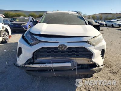 Piąte zdjęcie samochodu w środku: 2019 TOYOTA RAV4 LE VIN:2T3H1RFV7KW013298 - miniatura