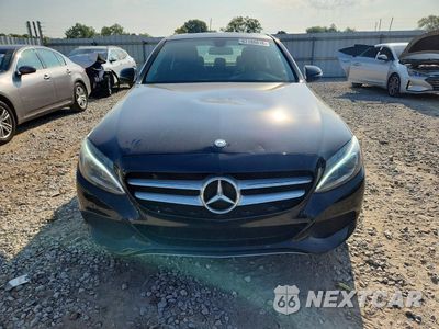 Piąte zdjęcie samochodu w środku: 2017 MERCEDES-BENZ C 300 4MATIC VIN:55SWF4KB4HU228660 - miniatura