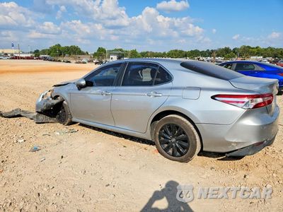 Drugie zdjęcie samochodu z przodu: 2018 TOYOTA CAMRY LE VIN:4T1B11HK5JU066972 - miniatura