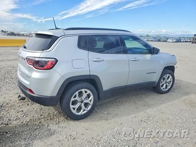 Trzecie zdjęcie samochodu z tyłu: 2025 JEEP COMPASS LATITUDE VIN:3C4NJDBN9ST568224 - miniatura