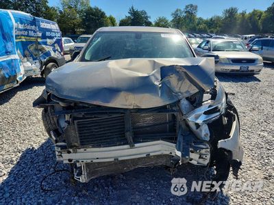 Piąte zdjęcie samochodu w środku: 2019 CHEVROLET TRAVERSE LT VIN:1GNERGKW8KJ152165 - miniatura