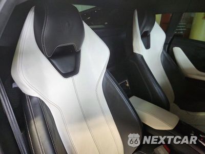 Zdjęcie 10 z 12 samochodu: 2015 LAMBORGHINI HURACAN VIN:ZHWUC1ZF8FLA02263 - miniatura