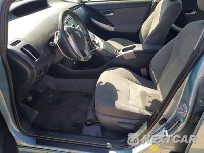 Zdjęcie 7 z 13 samochodu: 2015 TOYOTA PRIUS TWO VIN:JTDKN3DU0F1949110 - miniatura