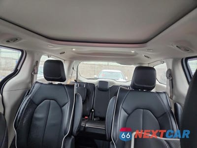 Zdjęcie 10 z 13 samochodu: 2023 CHRYSLER PACIFICA HYBRID LIMITED VIN:2C4RC1S70PR572930 - miniatura