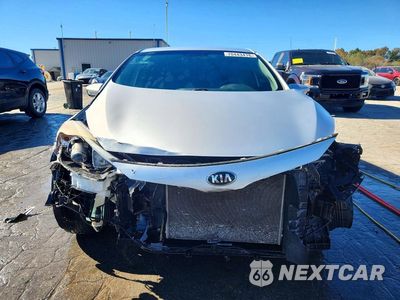 Piąte zdjęcie samochodu w środku: 2016 KIA FORTE LX VIN:KNAFX4A6XG5506123 - miniatura