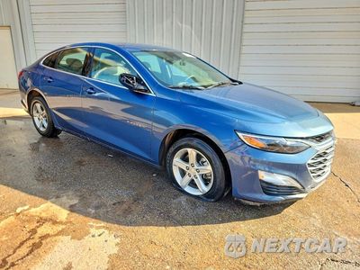 Czwarte zdjęcie samochodu z boku: 2025 CHEVROLET MALIBU LS VIN:1G1ZB5ST0SF108097 - miniatura