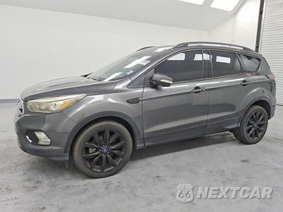 2017 FORD ESCAPE TITANIUM 1FMCU0JD4HUA22702 - główne zdjęcie licytacji z USA - miniatura