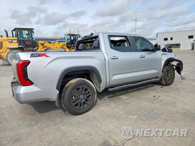 Trzecie zdjęcie samochodu z tyłu: 2026 TOYOTA TUNDRA SR5 VIN:5TFLA5DB2TX437044 - miniatura