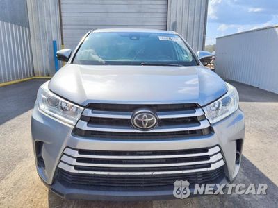 Piąte zdjęcie samochodu w środku: 2019 TOYOTA HIGHLANDER LE VIN:5TDBZRFH0KS962931 - miniatura