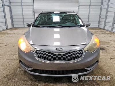 Piąte zdjęcie samochodu w środku: 2016 KIA FORTE LX VIN:KNAFX4A60G5581316 - miniatura