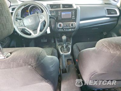 Zdjęcie 8 z 13 samochodu: 2015 HONDA FIT LX VIN:3HGGK5H59FM748405 - miniatura