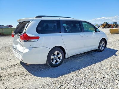 Trzecie zdjęcie samochodu z tyłu: 2013 TOYOTA SIENNA HYB LTD VIN:5TDKK3DC3DS372833 - miniatura