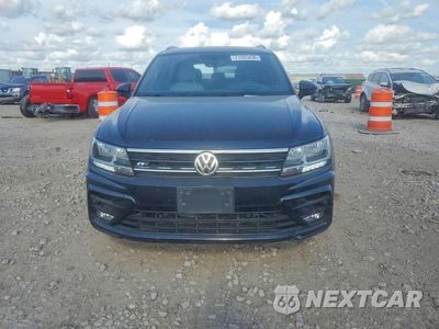 Piąte zdjęcie samochodu w środku: 2019 VOLKSWAGEN TIGUAN SE VIN:3VV3B7AX4KM148259 - miniatura