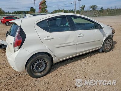 Trzecie zdjęcie samochodu z tyłu: 2016 TOYOTA PRIUS C TWO VIN:JTDKDTB33G1137993 - miniatura