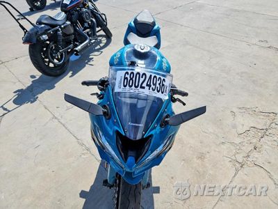Piąte zdjęcie samochodu w środku: 2021 KAWASAKI ZX636 K VIN:JKBZXJH10MA009728 - miniatura