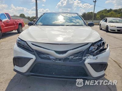 Piąte zdjęcie samochodu w środku: 2022 TOYOTA CAMRY HYBRID SE NIGHTSHADE VIN:4T1T31AK1NU035653 - miniatura