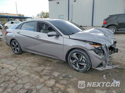 Czwarte zdjęcie samochodu z boku: 2023 HYUNDAI ELANTRA LIMITED VIN:KMHLN4AJ2PU051379 - miniatura