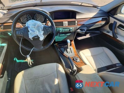 Zdjęcie 8 z 12 samochodu: 2011 BMW 3ER I VIN:WBAPH7G53BNN06457 - miniatura