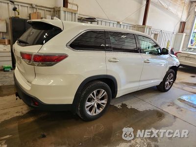 Trzecie zdjęcie samochodu z tyłu: 2015 TOYOTA HIGHLANDER LE PLUS VIN:5TDBKRFH4FS106168 - miniatura