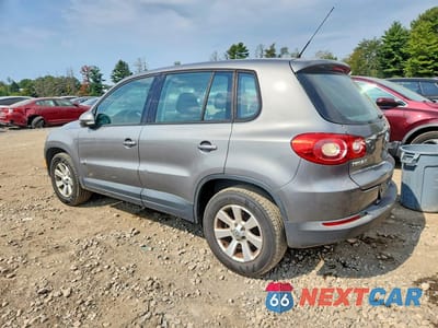 Drugie zdjęcie samochodu z przodu: 2010 VOLKSWAGEN TIGUAN S VIN:WVGAV7AX6AW511832 - miniatura
