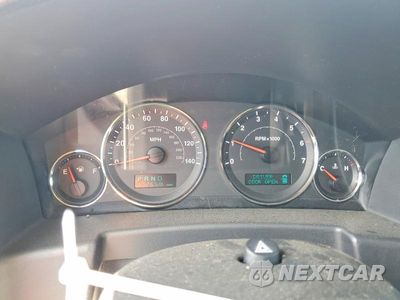 Zdjęcie 9 z 12 samochodu: 2006 JEEP COMMANDER LIMITED VIN:1J8HG58N26C198852 - miniatura