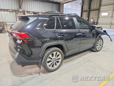 Trzecie zdjęcie samochodu z tyłu: 2025 TOYOTA RAV4 XLE PREMIUM VIN:2T3A1RFV4SW576679 - miniatura