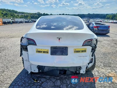Zdjęcie 6 z 12 samochodu: 2023 TESLA MODEL Y VIN:7SAYGDEE5PF701304 - miniatura