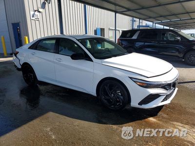 Czwarte zdjęcie samochodu z boku: 2026 HYUNDAI ELANTRA SEL SPORT VIN:KMHLM4DG9TU118802 - miniatura