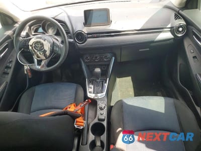 Zdjęcie 8 z 12 samochodu: 2018 TOYOTA YARIS IA BASE VIN:3MYDLBYV7JY312877 - miniatura