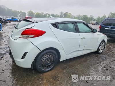 Trzecie zdjęcie samochodu z tyłu: 2013 HYUNDAI VELOSTER BASE VIN:KMHTC6AD3DU106218 - miniatura