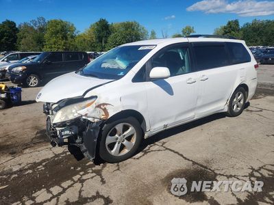 2013 TOYOTA SIENNA 5TDKK3DC6DS324209 - główne zdjęcie licytacji z USA - miniatura