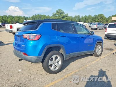 Trzecie zdjęcie samochodu z tyłu: 2019 JEEP COMPASS LATITUDE VIN:3C4NJDBB0KT670064 - miniatura