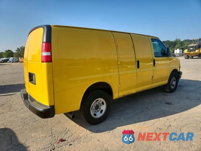 Trzecie zdjęcie samochodu z tyłu: 2020 CHEVROLET EXPRESS G2500 VIN:1GCWGAFPXL1225783 - miniatura