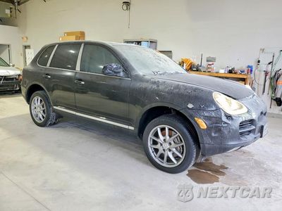 Czwarte zdjęcie samochodu z boku: 2004 PORSCHE CAYENNE S VIN:WP1AB29P04LA72801 - miniatura