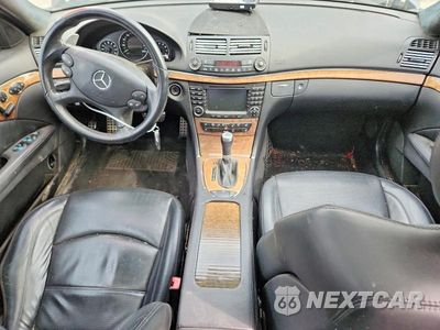 Zdjęcie 8 z 12 samochodu: 2008 MERCEDES-BENZ E 63 AMG VIN:WDBUF77X38B227208 - miniatura