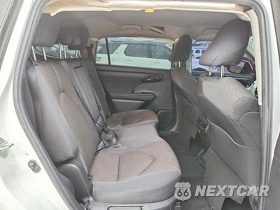 Zdjęcie 11 z 14 samochodu: 2023 TOYOTA HIGHLANDER LE VIN:5TDKDRBH8PS505960 - miniatura