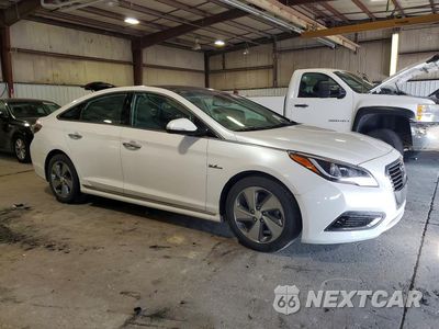 Czwarte zdjęcie samochodu z boku: 2016 HYUNDAI SONATA HYBRID LIMITED VIN:KMHE34L17GA015717 - miniatura