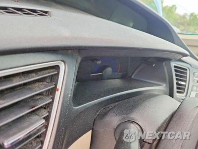 Zdjęcie 9 z 12 samochodu: 2015 HONDA CIVIC LX VIN:19XFB2F50FE248512 - miniatura
