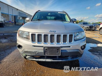 Piąte zdjęcie samochodu w środku: 2016 JEEP COMPASS LATITUDE VIN:1C4NJDEBXGD759195 - miniatura