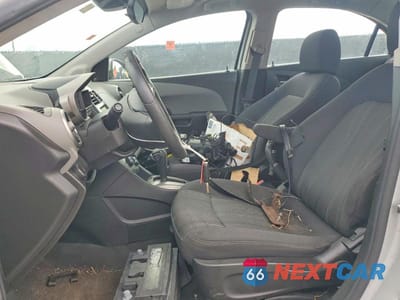 Zdjęcie 7 z 12 samochodu: 2015 CHEVROLET SONIC LT VIN:1G1JC5SB6F4206098 - miniatura