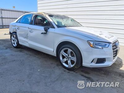Czwarte zdjęcie samochodu z boku: 2018 AUDI A3 PREMIUM VIN:WAUAUGFF2J1026962 - miniatura