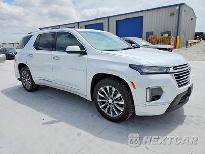 Czwarte zdjęcie samochodu z boku: 2023 CHEVROLET TRAVERSE PREMIER VIN:1GNERKKW2PJ301745 - miniatura
