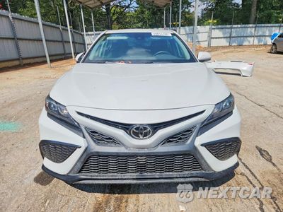 Piąte zdjęcie samochodu w środku: 2023 TOYOTA CAMRY SE VIN:4T1G11AK0PU086426 - miniatura