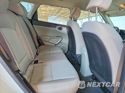 Zdjęcie 10 z 12 samochodu: 2021 KIA SOUL LX VIN:KNDJ23AU2M7137309 - miniatura
