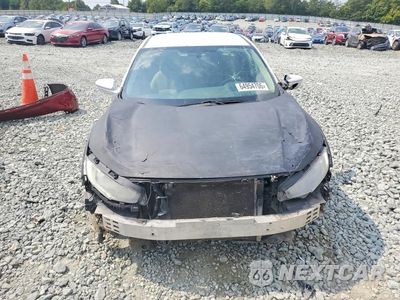Piąte zdjęcie samochodu w środku: 2018 HONDA CIVIC LX VIN:19XFC2F50JE038661 - miniatura