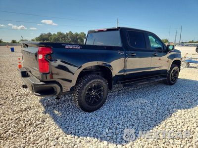 Trzecie zdjęcie samochodu z tyłu: 2022 CHEVROLET SILVERADO LTD K1500 TRAIL BOSS CUSTOM VIN:3GCPYCEK7NG138978 - miniatura
