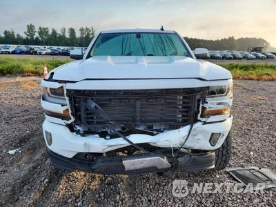 Piąte zdjęcie samochodu w środku: 2017 CHEVROLET SILVERADO K1500 LT VIN:3GCUKREC1HG345404 - miniatura