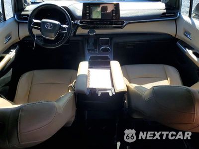 Zdjęcie 8 z 13 samochodu: 2021 TOYOTA SIENNA XLE VIN:5TDJRKEC7MS053564 - miniatura