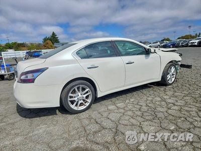 Trzecie zdjęcie samochodu z tyłu: 2014 NISSAN MAXIMA 3.5 S VIN:1N4AA5AP8EC442501 - miniatura