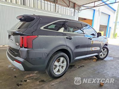 Trzecie zdjęcie samochodu z tyłu: 2026 KIA SORENTO LX VIN:5XYRG4JC6TG451600 - miniatura